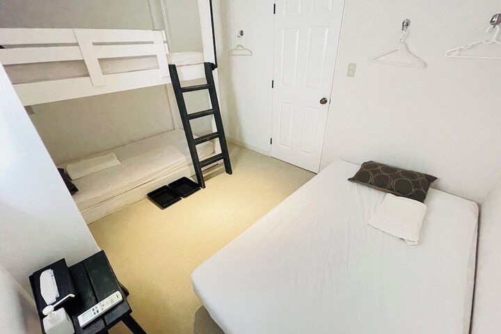 Room 9 of 36