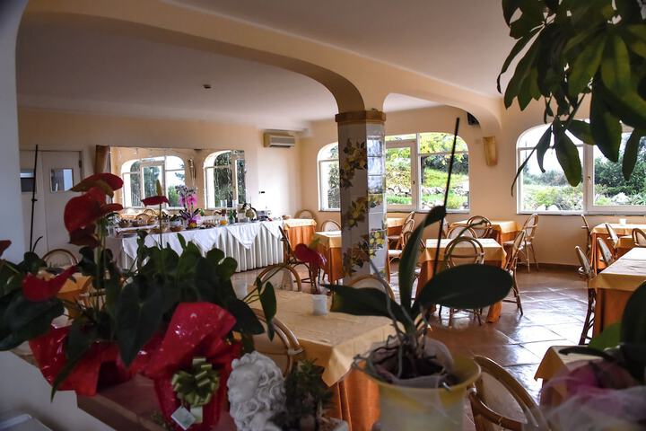 Breakfast area
