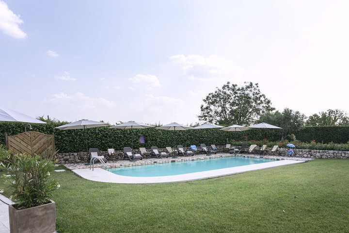 Pool 44 of 67
