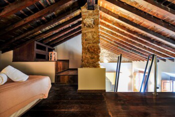 Room 26 of 34