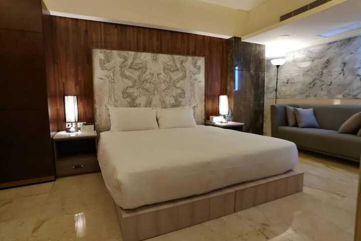 Room 29 of 50