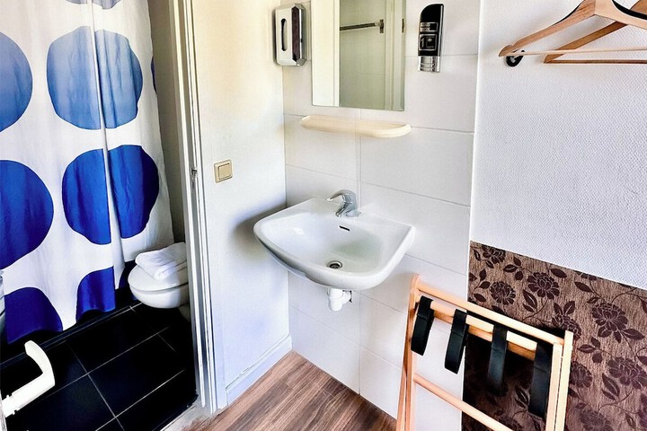Room 45 of 53