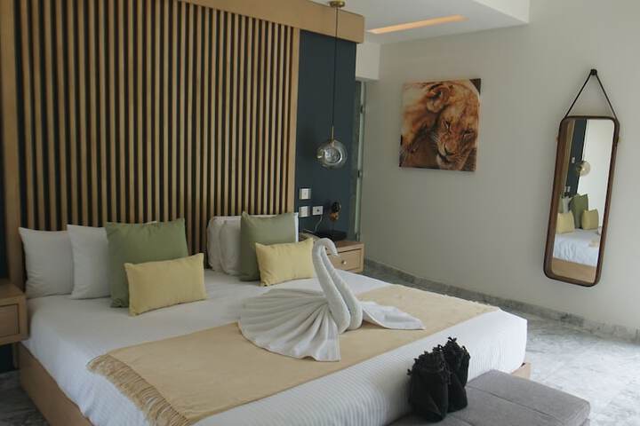 Room 18 of 74