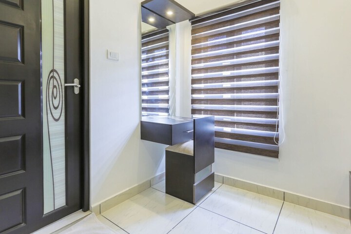 Room 5 of 23
