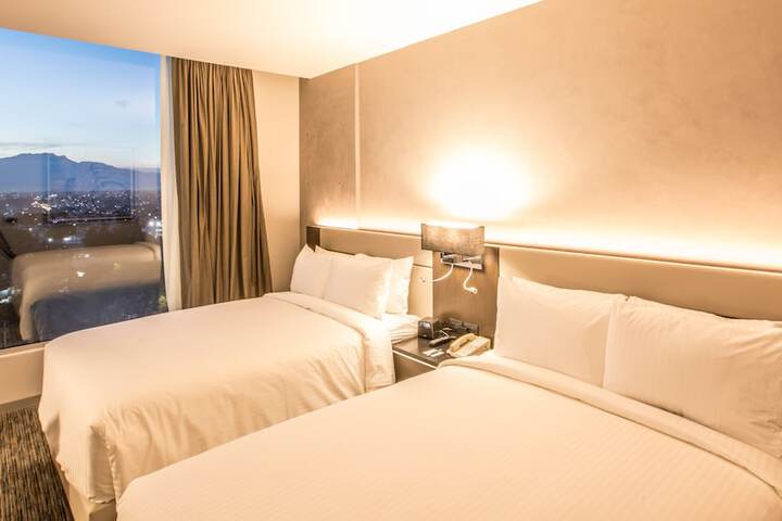 Room 9 of 40