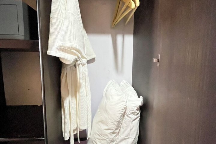 Room 17 of 43