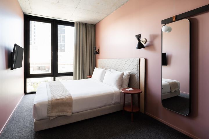 Room 14 of 52