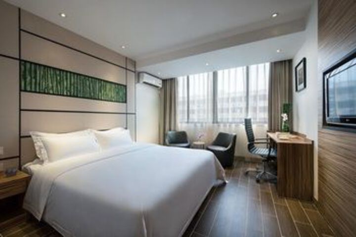 Room 43 of 69