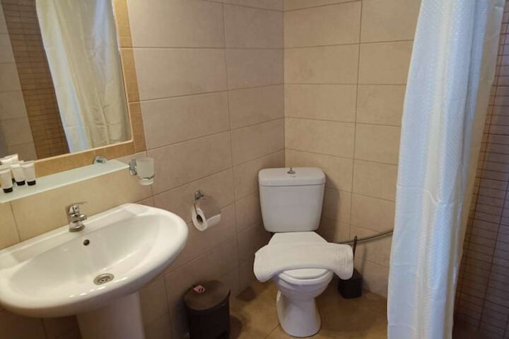 Room 130 of 171