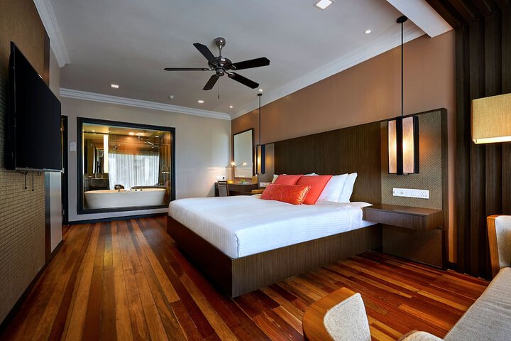 Room 15 of 106