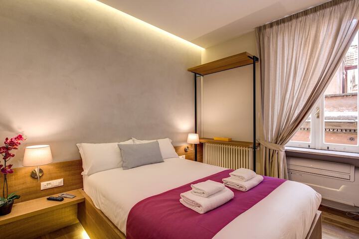 Room 4 of 32