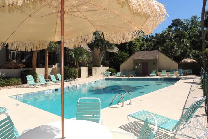 2 Bedrooms 2 Bathrooms, Sleeps seven Bikes &  Beach Gear included in Hilton Head Island, SC