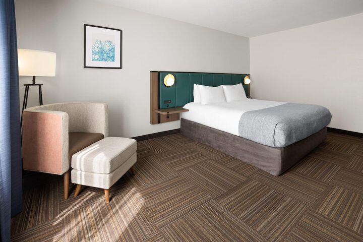 Room 44 of 101