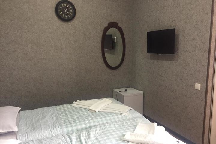 Room 10 of 33