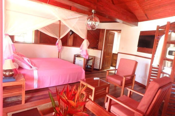 Room 8 of 34