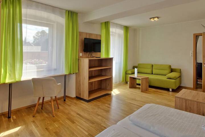 Room 7 of 79