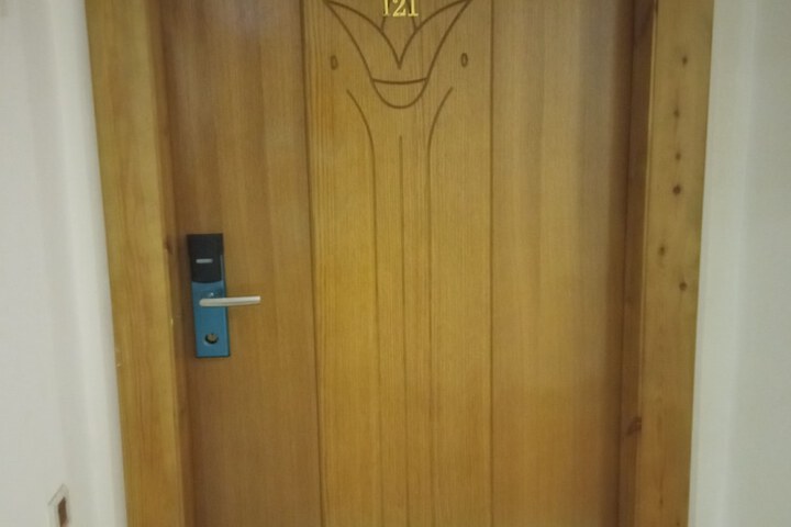 Room 28 of 109