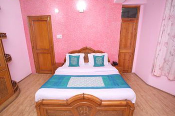 Room 11 of 20