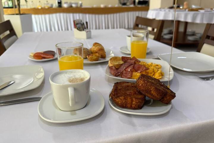 Breakfast/Coffee Service 29 of 36