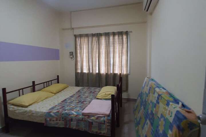 Room 9 of 86