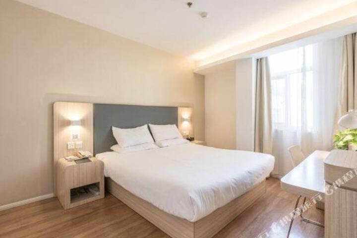 Shenju Hotel (Shanghai Zhujing Wanan Street)