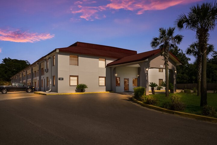 Hotel 28 of 34