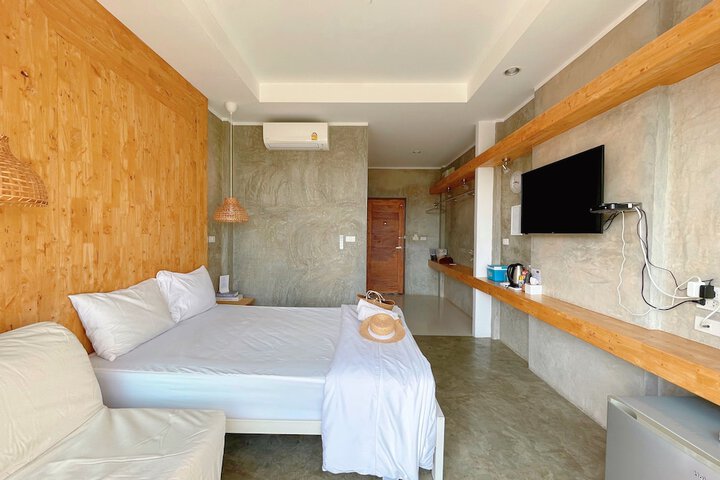 Room 5 of 38