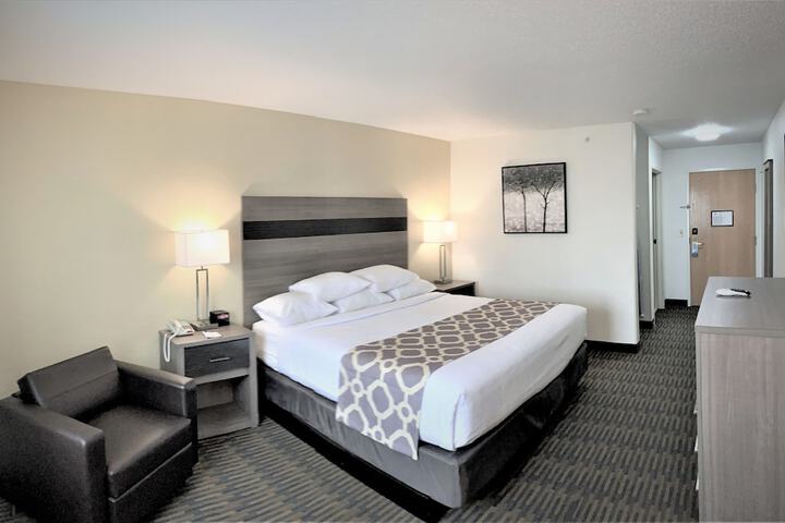 1 King Bed (11 of 11)