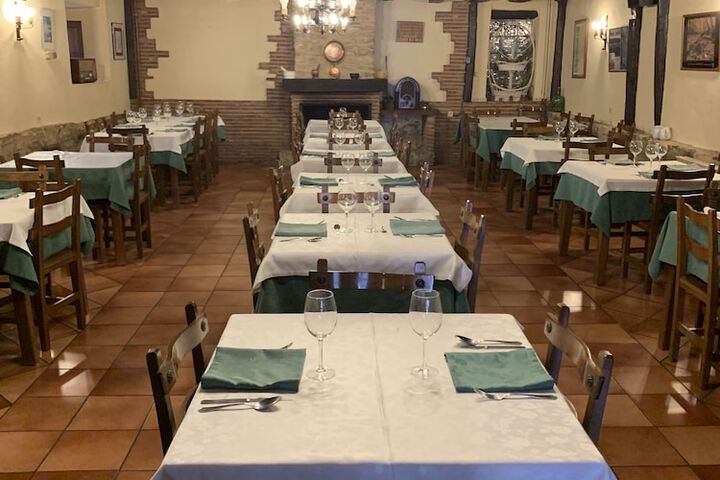 Dining 5 of 12