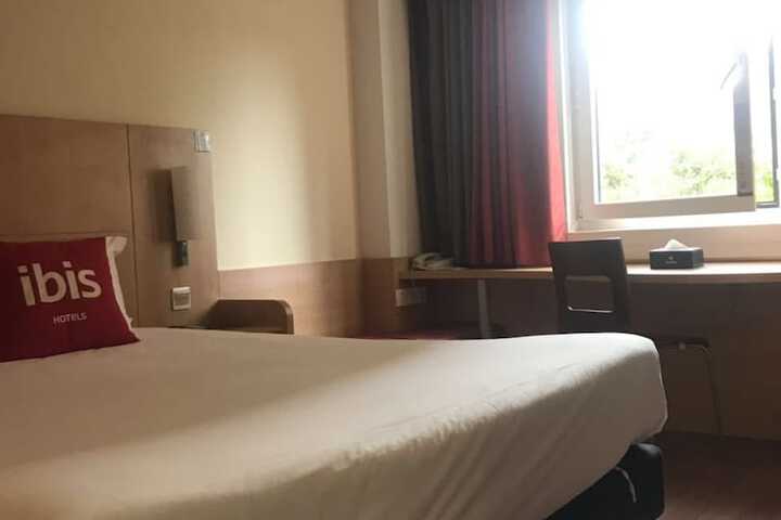 Room 14 of 38