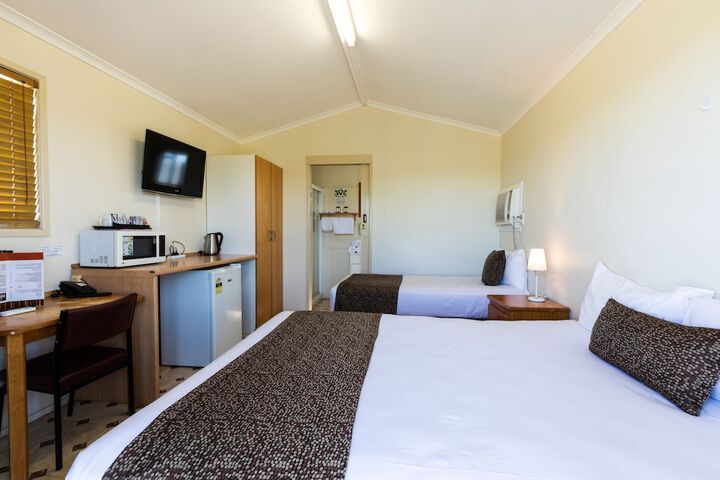 Room 6 of 43