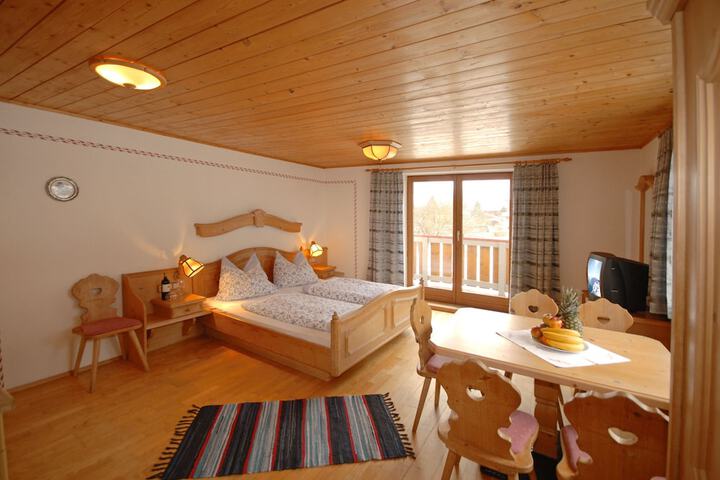 Room 8 of 40