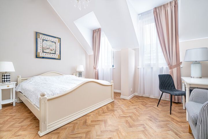 Room 20 of 49
