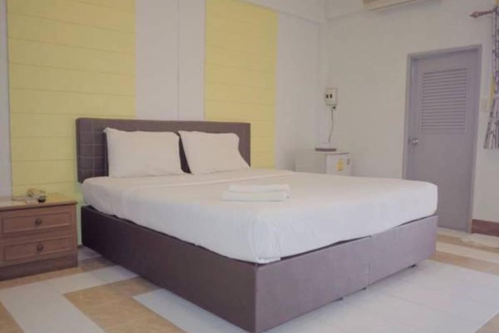 Room 8 of 26