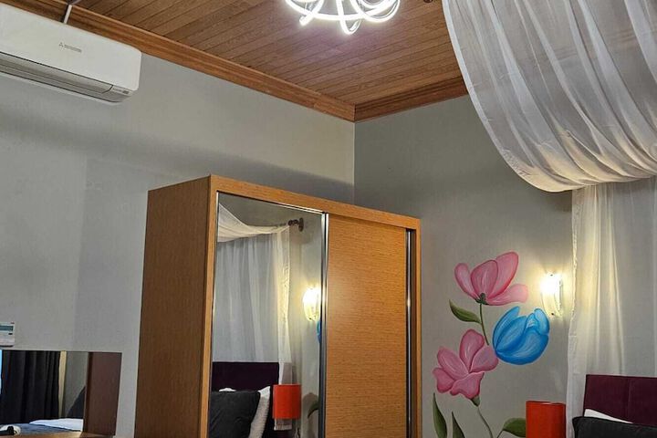 Room 11 of 204