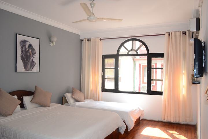 Room 6 of 37