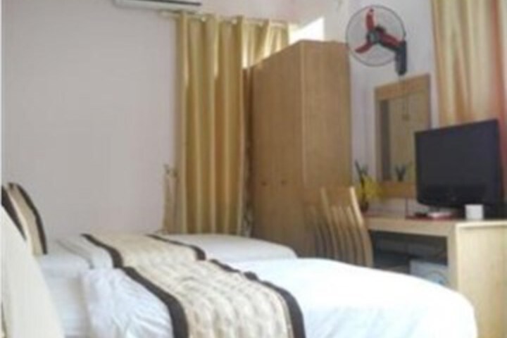 Red Hotel