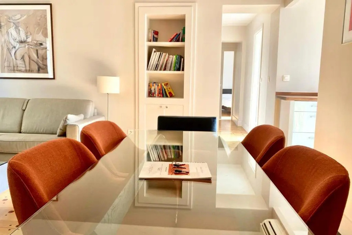 Room 6 of 20