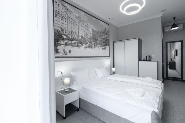 Room 30 of 146