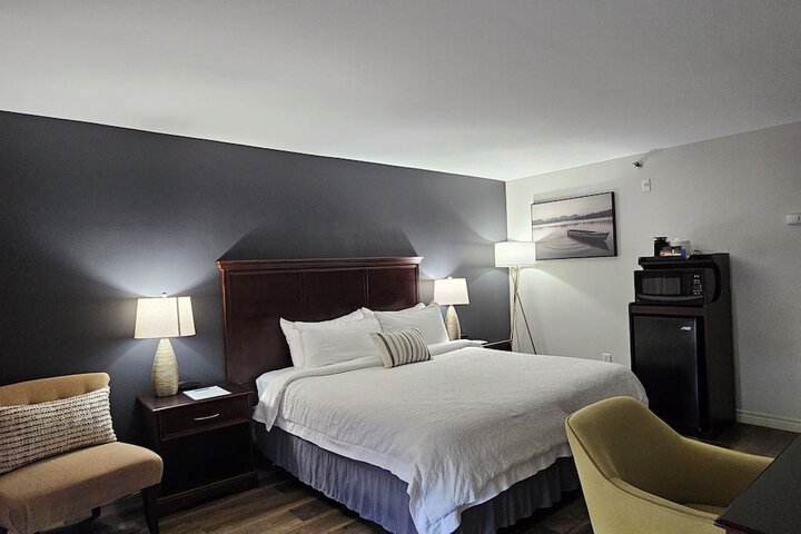 Room 4 of 17