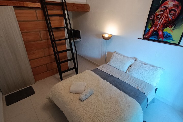 Room 4 of 139