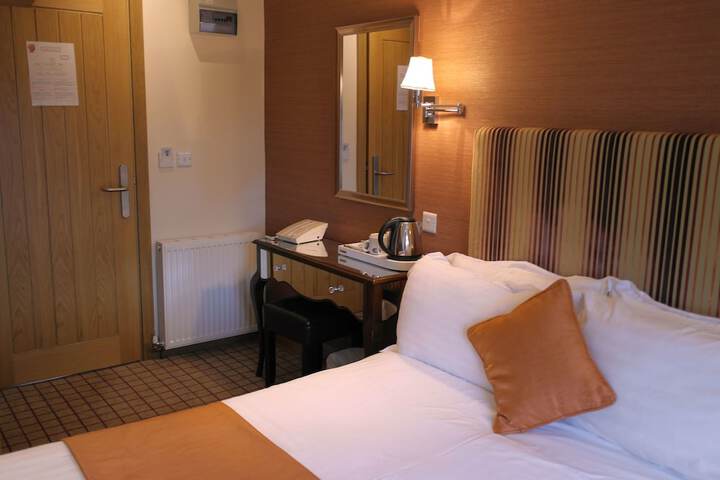 Room 18 of 48