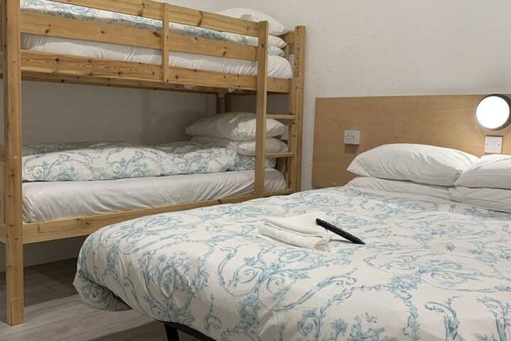 Room 20 of 148