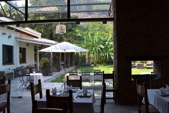 Dining Photos