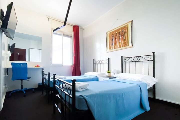 Room 6 of 17