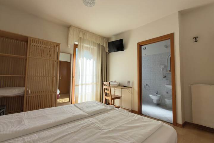 Room 67 of 148