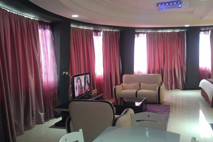 Room 34 of 80