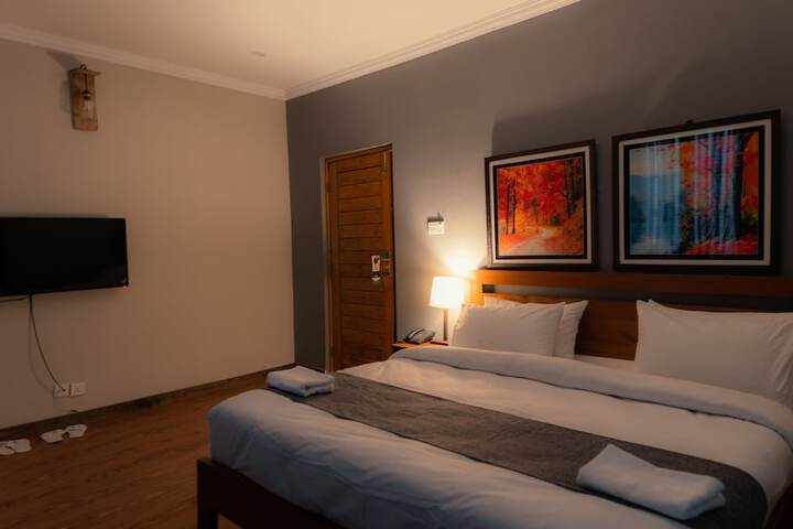 Room 8 of 38