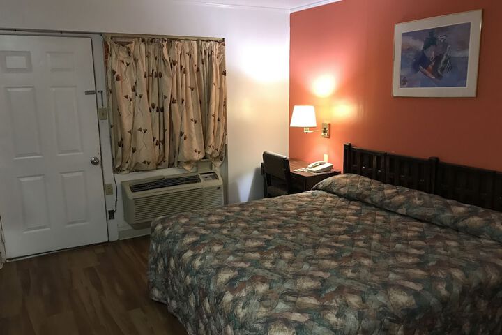 Room 2 of 9