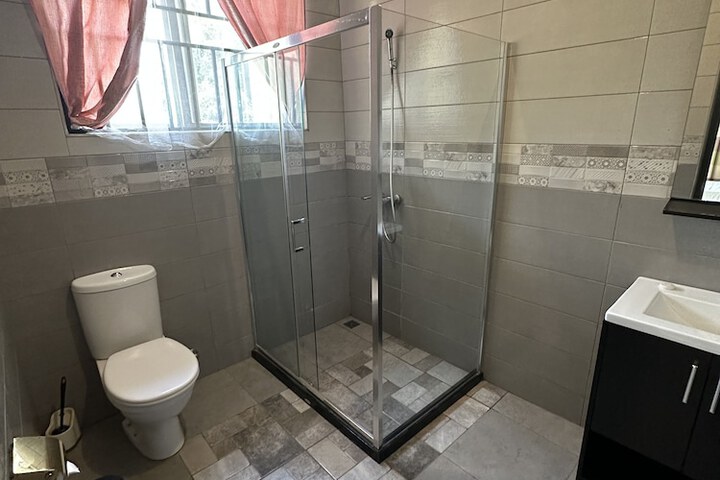 Room 7 of 14